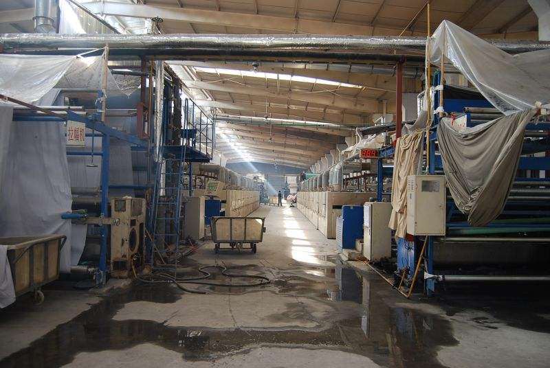 Continuous dyeing machine